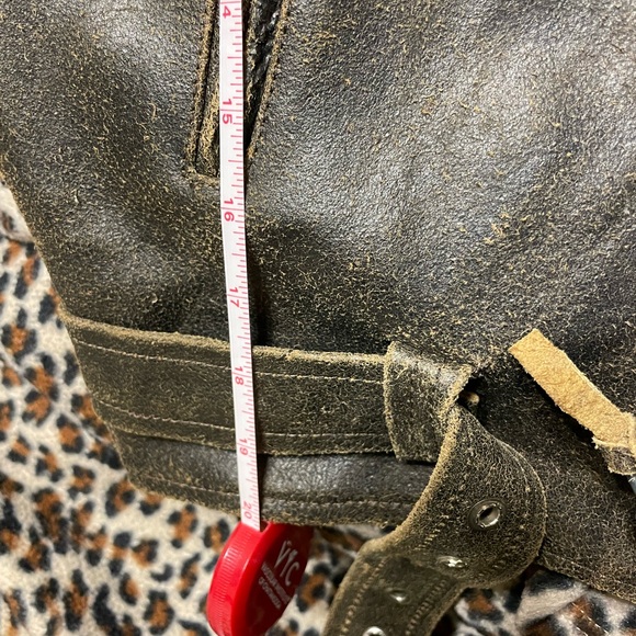 Unisex, distressed, brown leather jacket. Minimal wear. - Picture 8 of 8